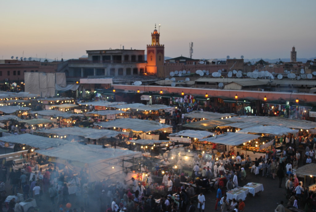 Piazza Djemaa al tramonto