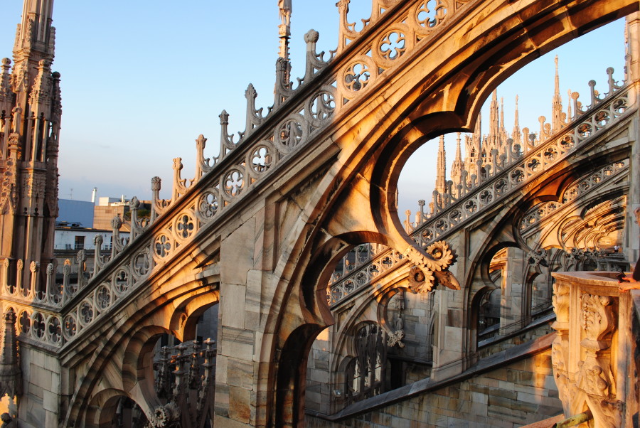 Le guglie del Duomo di Milano al Tramonto