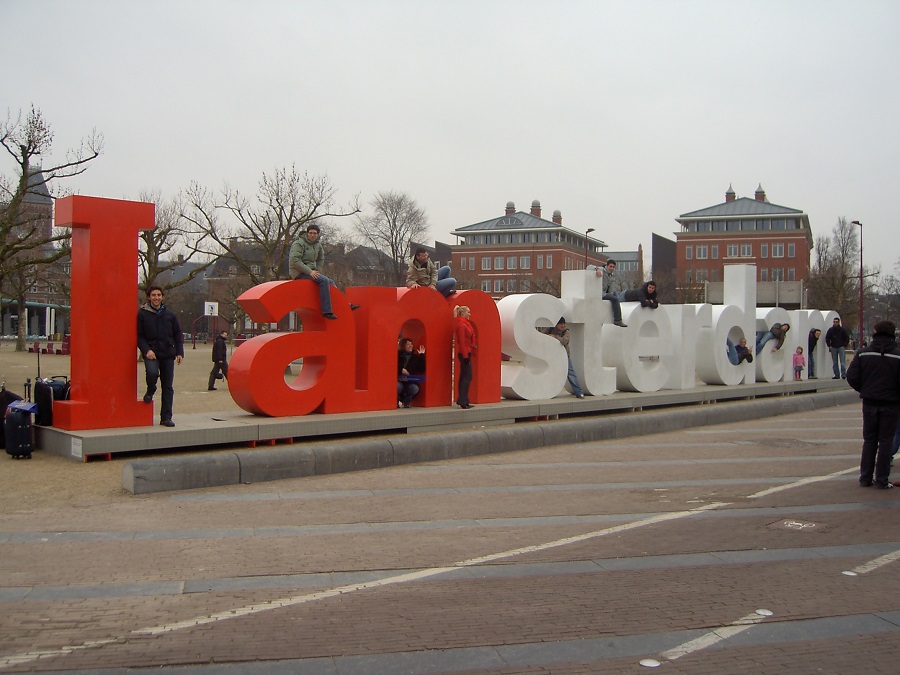 Chi non ha mai fatto una foto affianco alla famosissima scritta I Amsterdam?