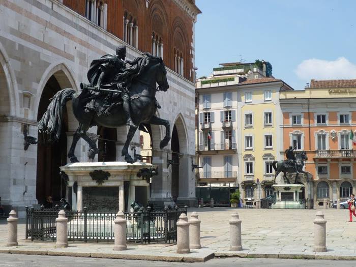Piazza Cavalli a Piacenza