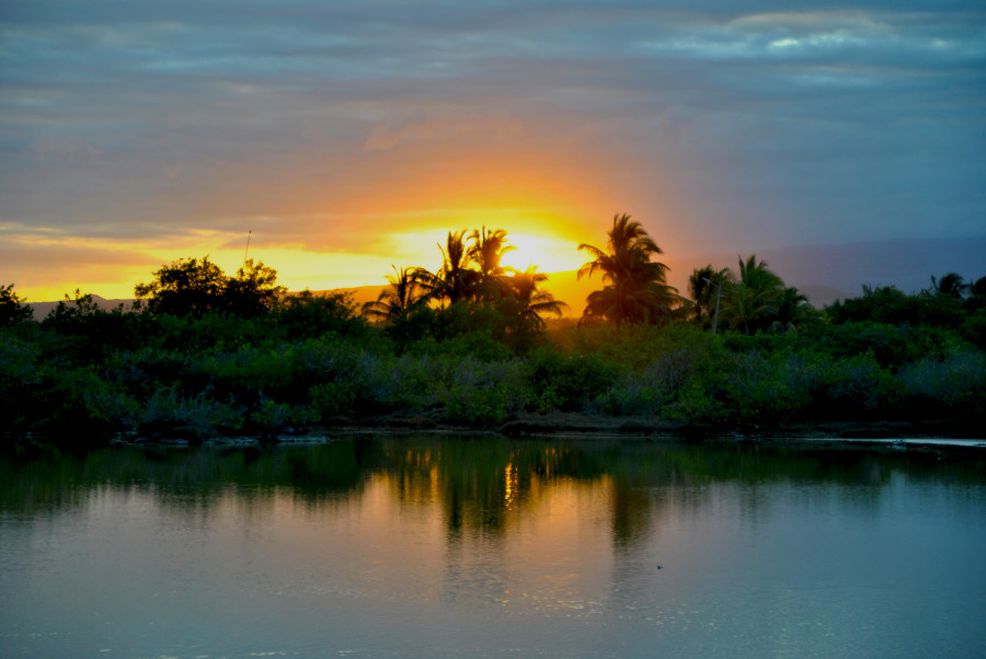 Tramonto in laguna Galapagos