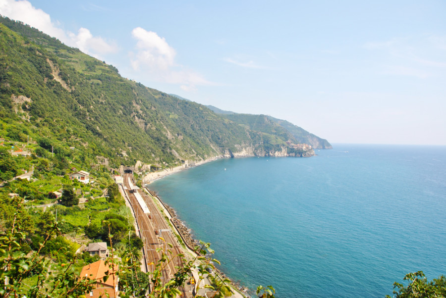 I treni che uniscono le Cinque Terre passano da qui