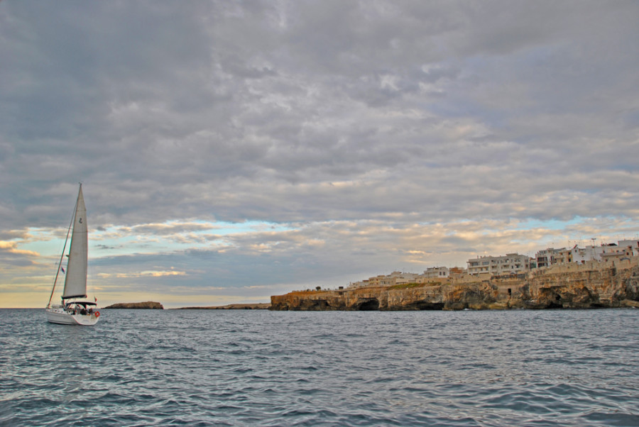 barca-polignano-mare