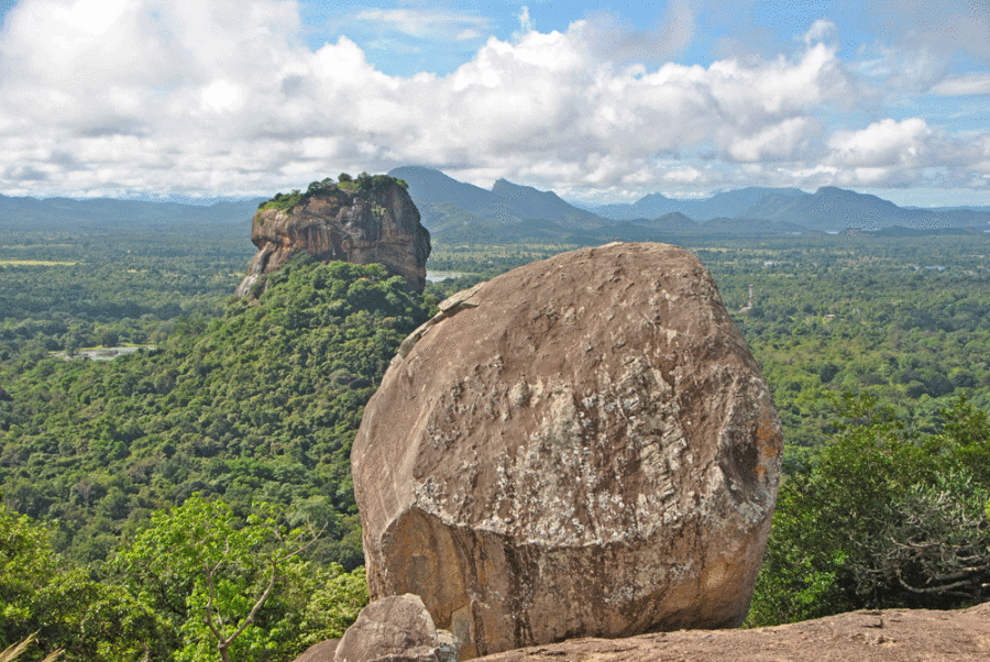 Vista-da-Pidurangala-rocks