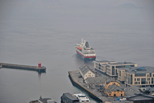 crociera sui fiordi hurtigruten