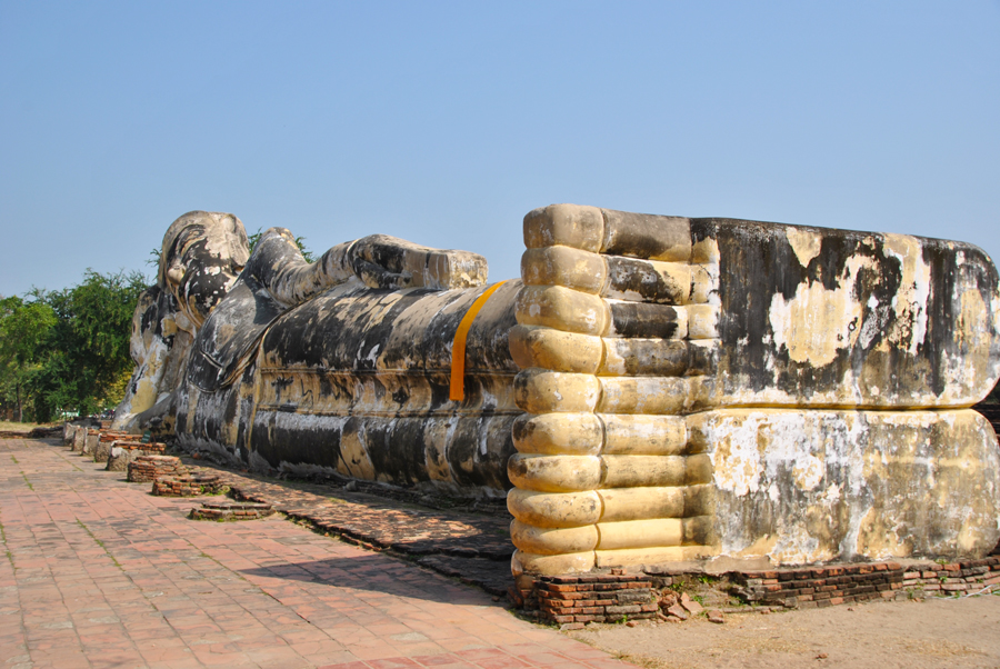 Buddha dormiente ad Ayutthaya