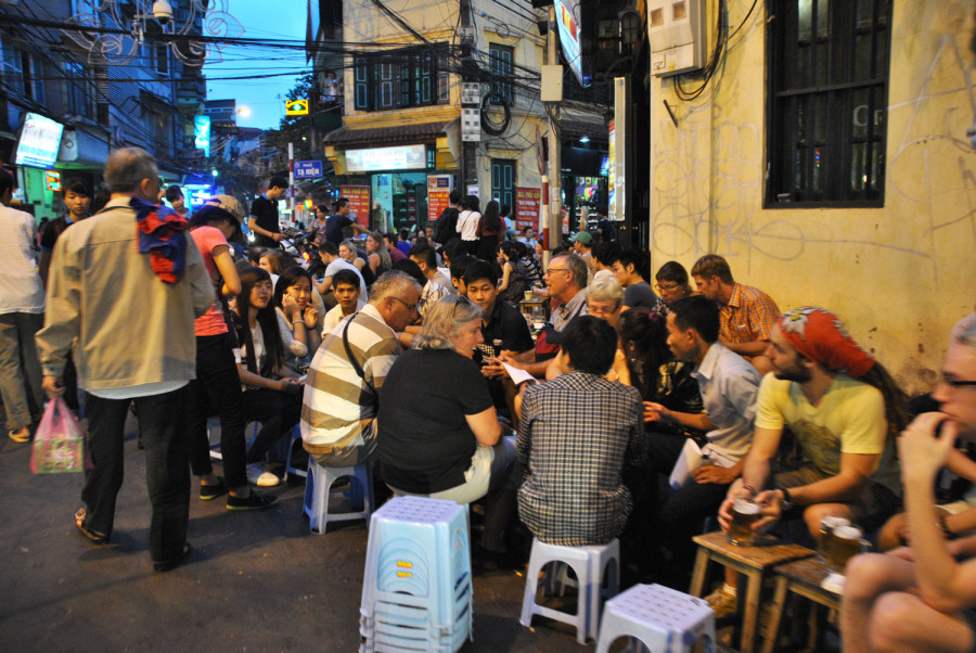Street food alla città vecchia di Hanoi