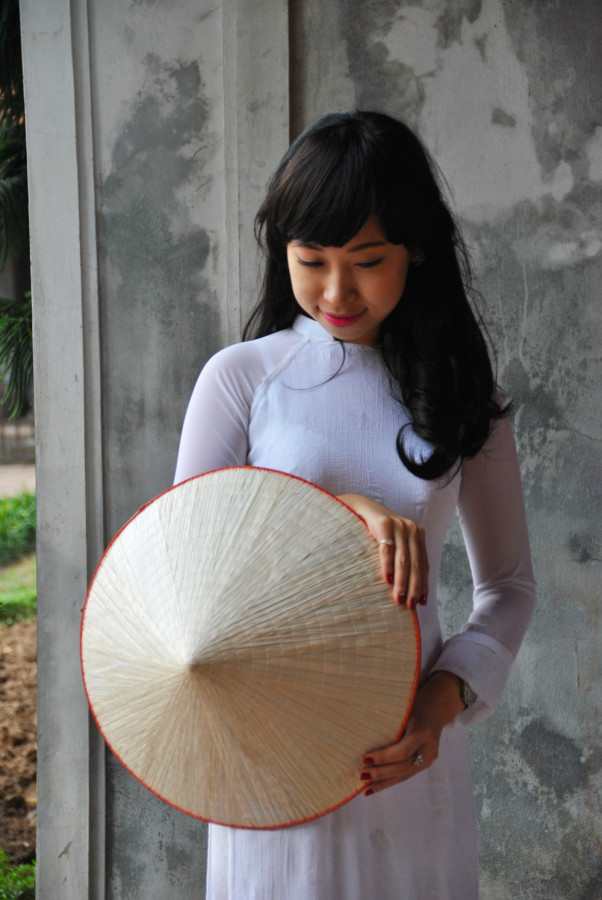 Giovane-laureata-ad-Hanoi